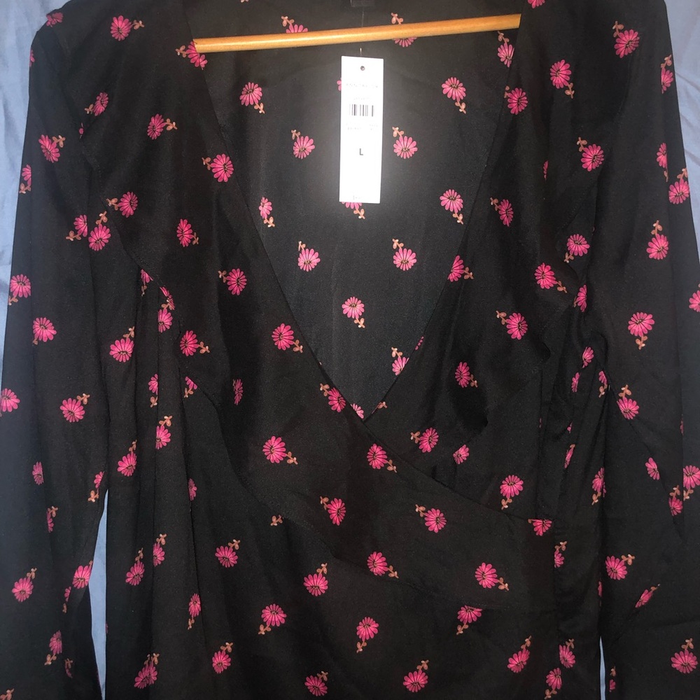 Flowered Ruffle Wrap Top - Picture 3 of 5